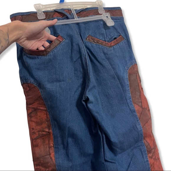 RARE VTG 1970’s OUI Wide Leg Leather
Patchwork Panel Bell Bottom Jeans 34/14 - Picture 6 of 9